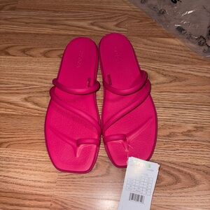 CROCS Women's Miami Toe Loop Pink Sandals Size 10